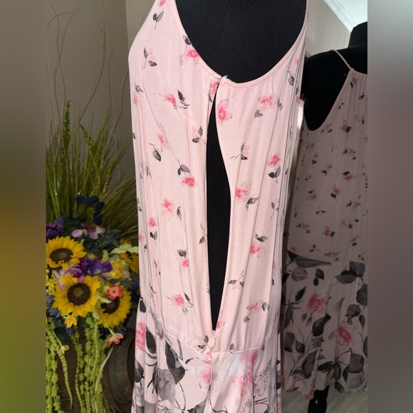 New York & Company • Floral Midi Dress - Picture 6 of 9